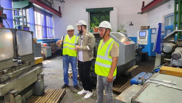 Why should imported industrial valves be chosen