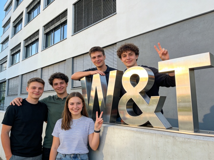 The 8th day of the first lunar month · A Prosperous Start to Work! The Asia-Pacific Center of Viti Fluid Control GMBH in Germany embarks on a new journey